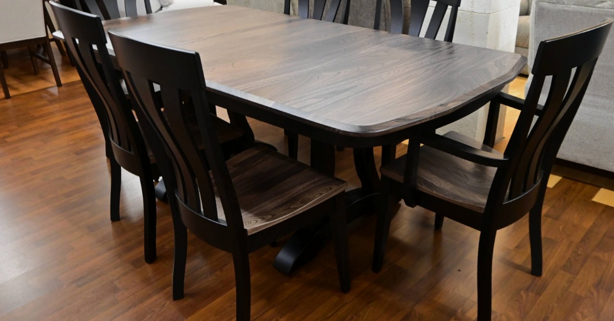 Amish made dark wood dining table with six matching chairs – Meyers Furniture Rochelle